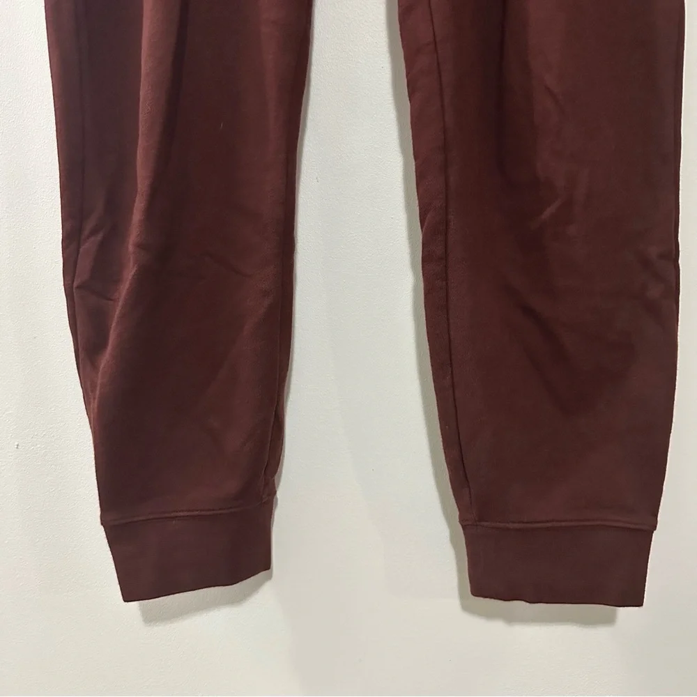 Nike BV4095 Women's Sportswear Essential Fleece Jogger Pants Maroon Size Medium - Picture 4 of 10